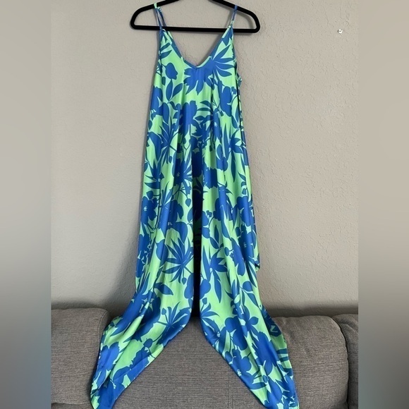 Gypsy Jumpsuit in Premium Floral Silhouette - Picture 5 of 5